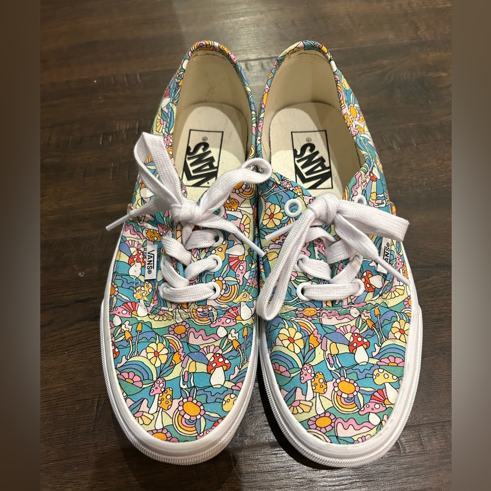Vans Size 7 Mushroom Floral Lace Up Sneakers